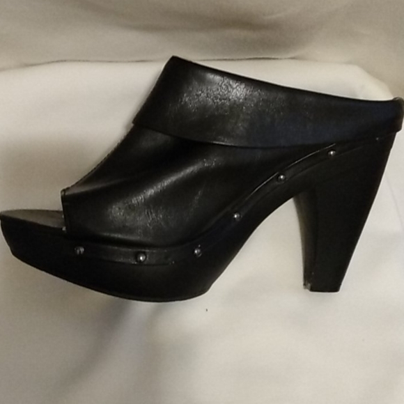 Shoes - Picture 3 of 3